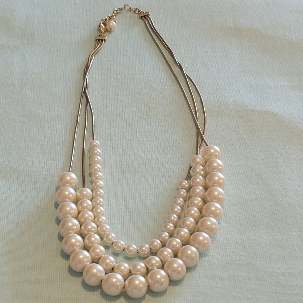 VINTAGE FOX PERL NECKLACE 16" LONG.